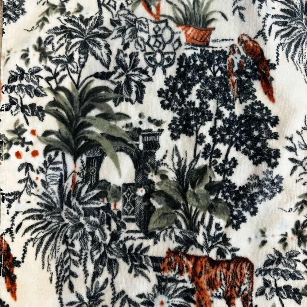 Tropical Print Towel Set with Tigers